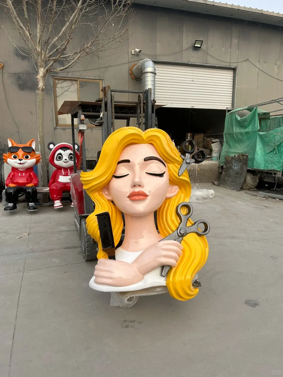 Barbershop Beauty Girl Bust FRP Wall Sculpture for Hair Salon Facade Decor — view 3