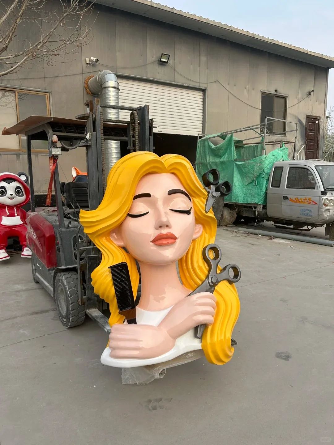 Barbershop Beauty Girl Bust FRP Wall Sculpture for Hair Salon Facade Decor