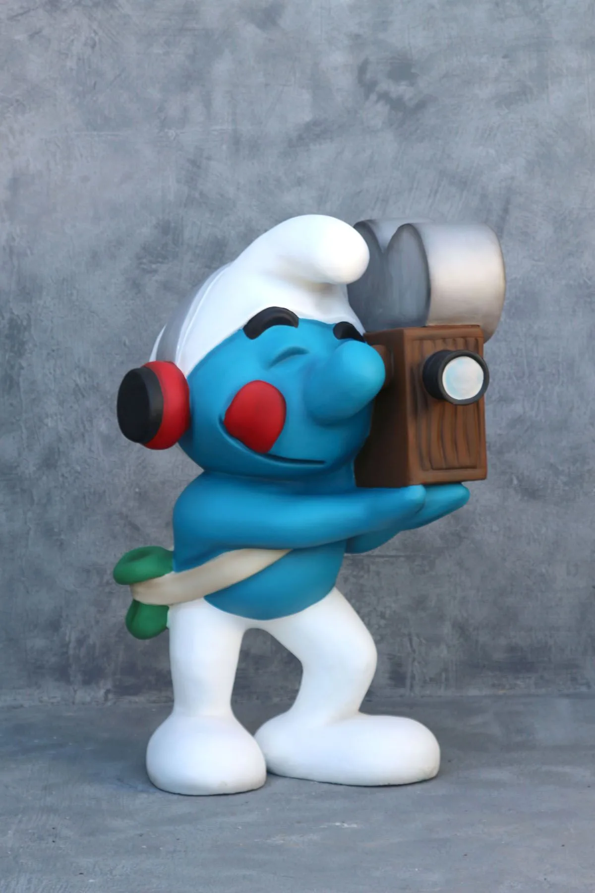 Blue & White Glossy Fiberglass Smurf Sculpture — Large Cartoon Character Statue for Theme Parks, Malls & Commercial Spaces — view 2