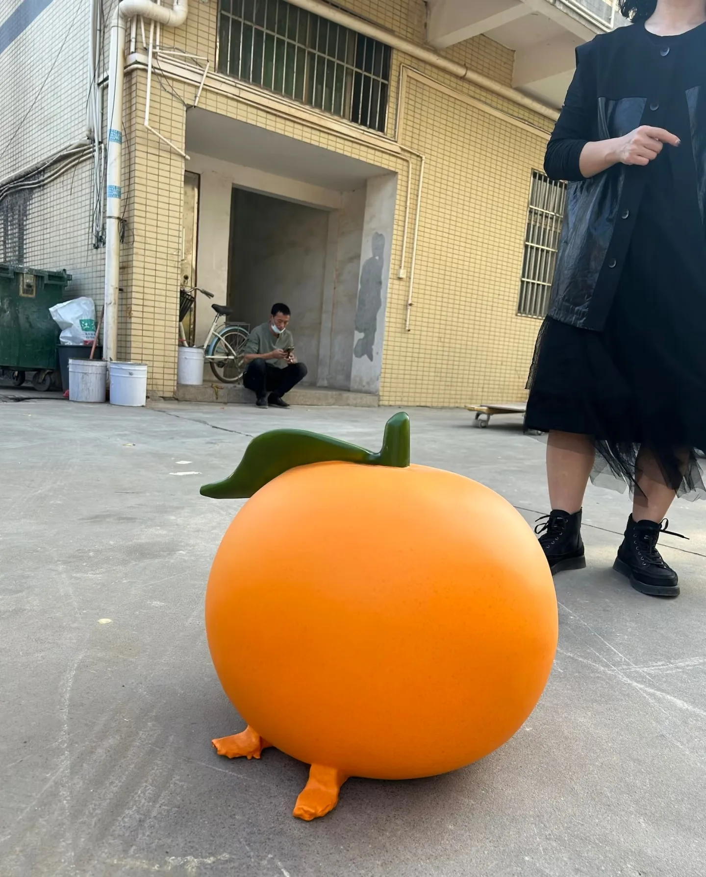 Cartoon Walking Orange Fiberglass Art for Commercial Landscape Ornament — view 3