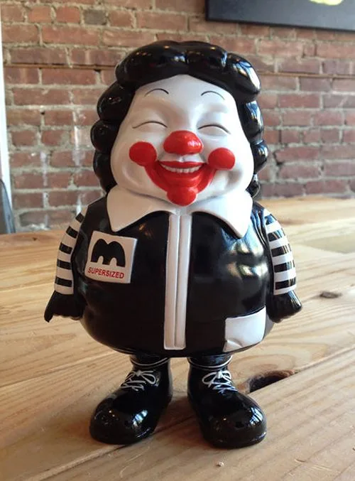 Chubby Clown FRP Sculpture for Trendy Store & Art Exhibition Decoration — view 4