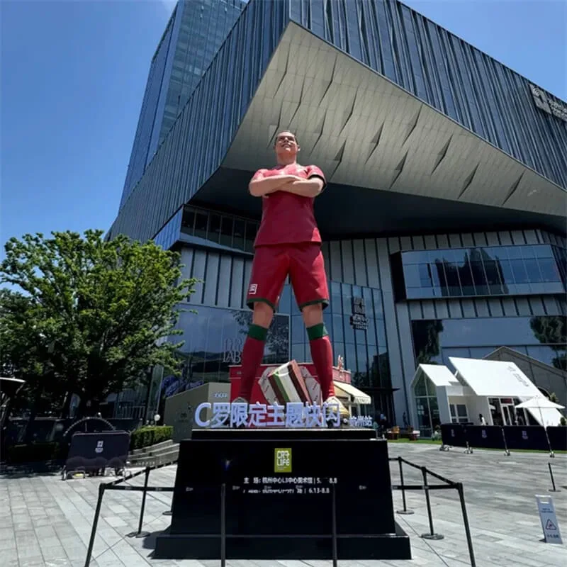 Cristiano Ronaldo FRP Sculpture – World Cup Themed Outdoor Large Figure for Mall & Plaza Photo Spot — view 3