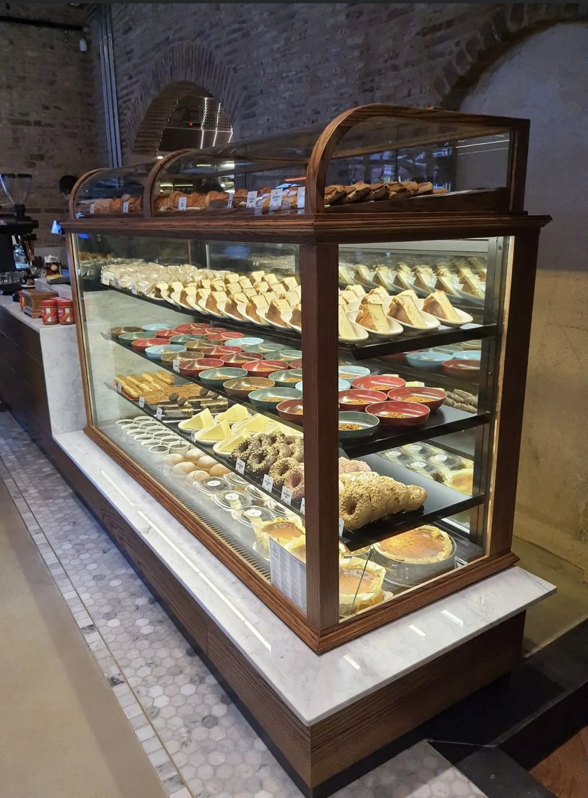 Curved‑Top Wood Bakery Display Case with Marble Top for Pastry & Bread Shop