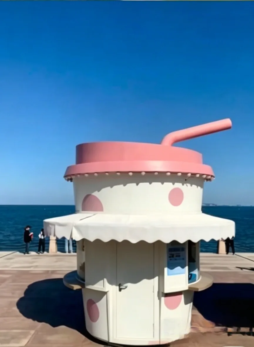 Custom Coffee Cup-Shaped Kiosks for Outdoor Coffee Shops — view 4