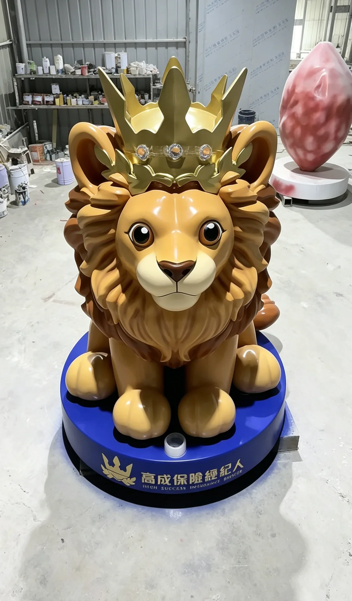 Custom Crown Cartoon Lion Fiberglass Mascot Sculpture For Insurance Company Store — view 5