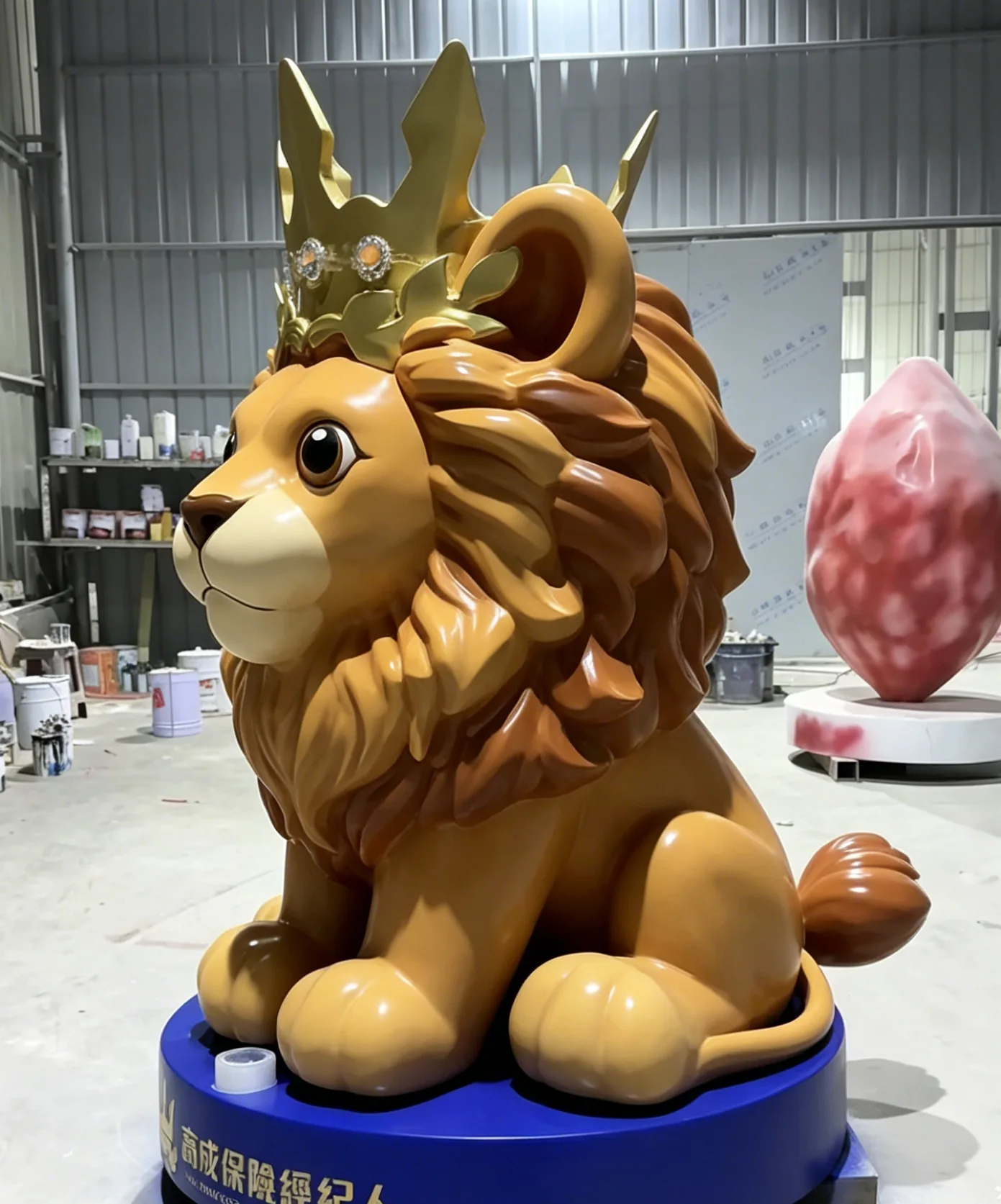 Custom Crown Cartoon Lion Fiberglass Mascot Sculpture For Insurance Company Store — view 4