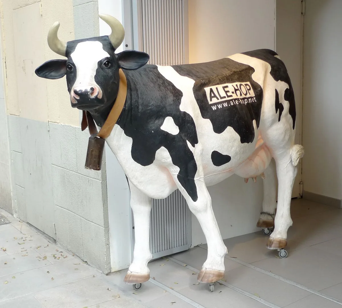 Custom Fiberglass Holstein Cow Sculptures for Commercial & Landscape Decoration — view 4