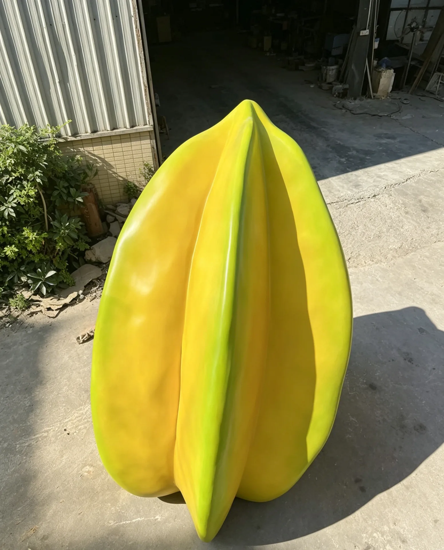 Custom Giant Carambola Fiberglass Fruit Sculpture for Farm Park & Commercial Mall Decoration — view 4