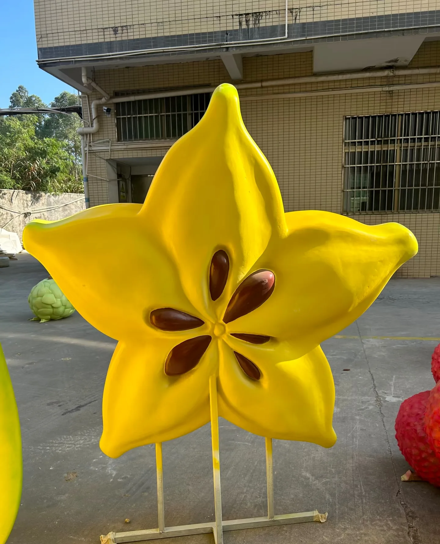 Custom Giant FRP Carambola Sculpture | Fiberglass Star Fruit Statue for Orchard Fruit Shop Outdoor Landscape Decor