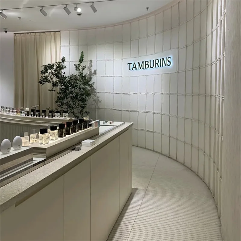Custom Minimalist Curved LED Light Perfume Display Bar For Beauty Stores, Light Luxury Fluted Reception Counter — view 4