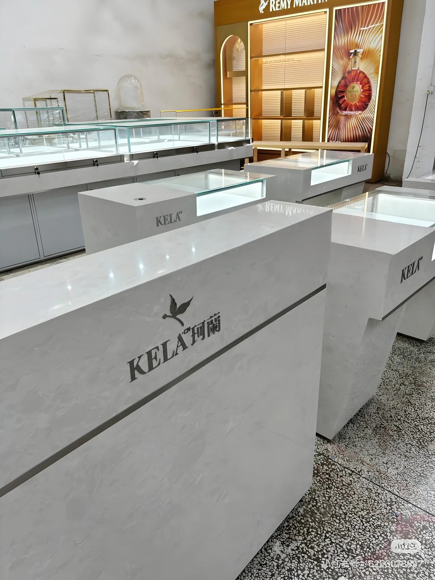 Custom Modern Long White Jewelry Central Island Counter Tempered Glass LED Jewellery Shop Display Showcase — view 6
