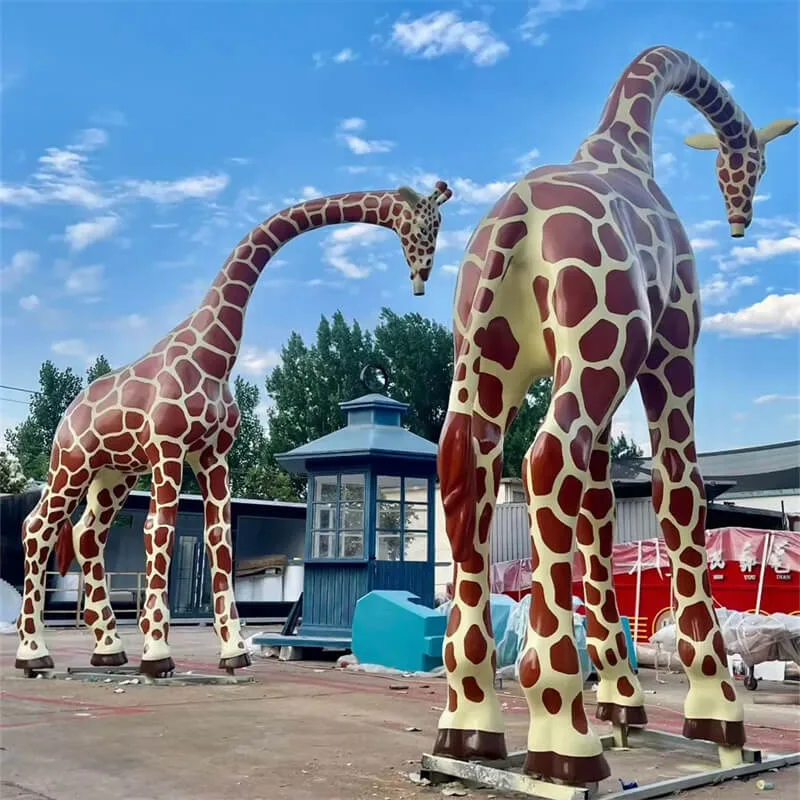 Custom Water Spray Irrigation Fiberglass Giraffe Sculpture Dual Use Landscape Ornament For Farm Scenic Kids Park — view 3