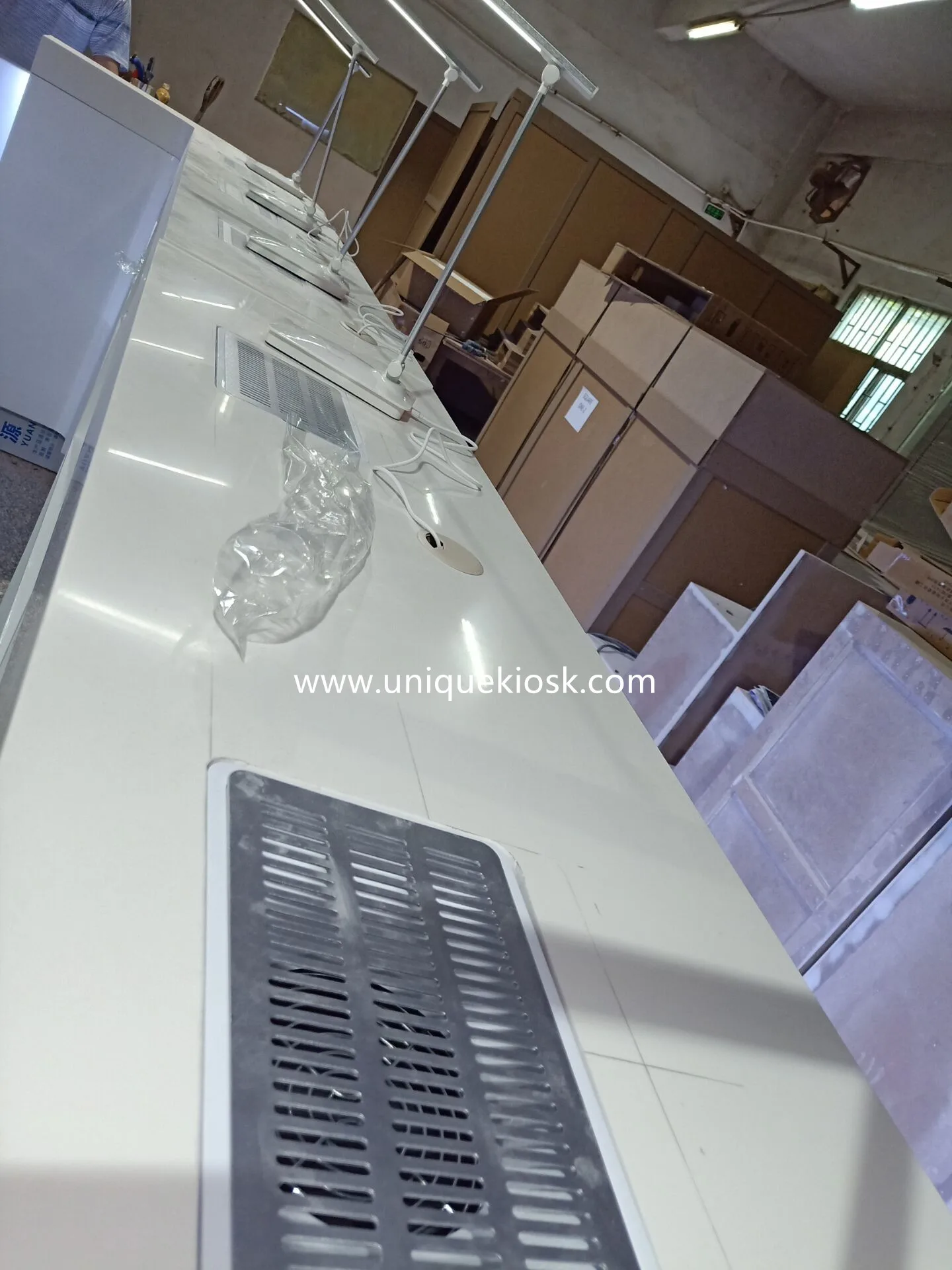 Custom White Nail Kiosk: Mall Nail Bar Station with LED Light, Sink & Manicure Table — view 8