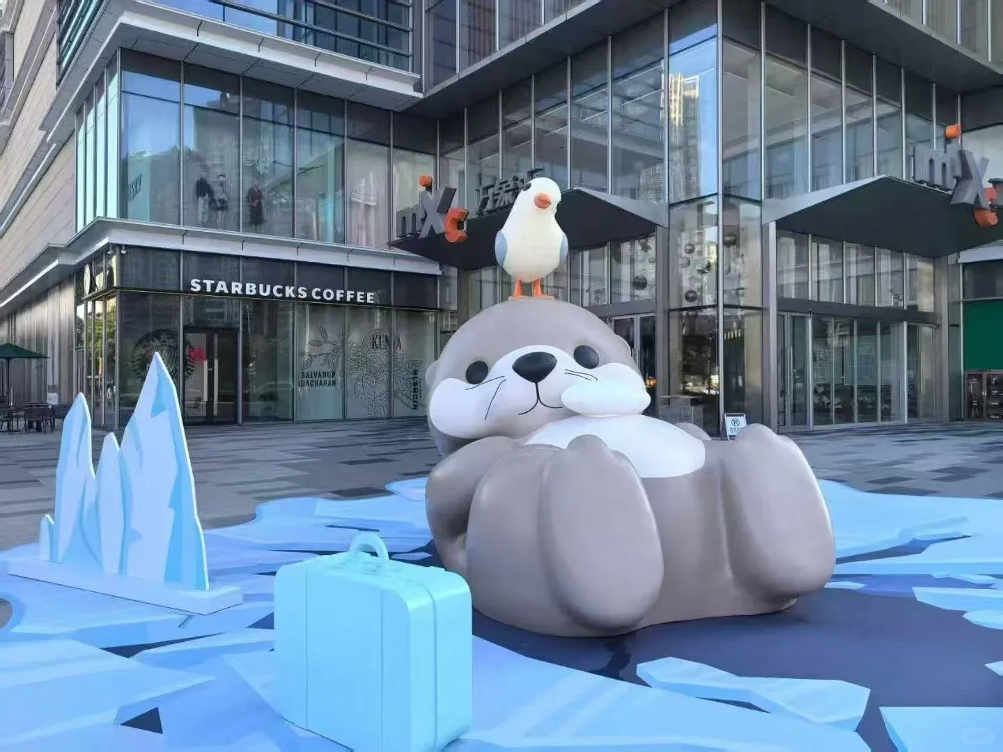 Cute Fiberglass Sea Otter Sculptures: Whimsical Mall & Event Decor