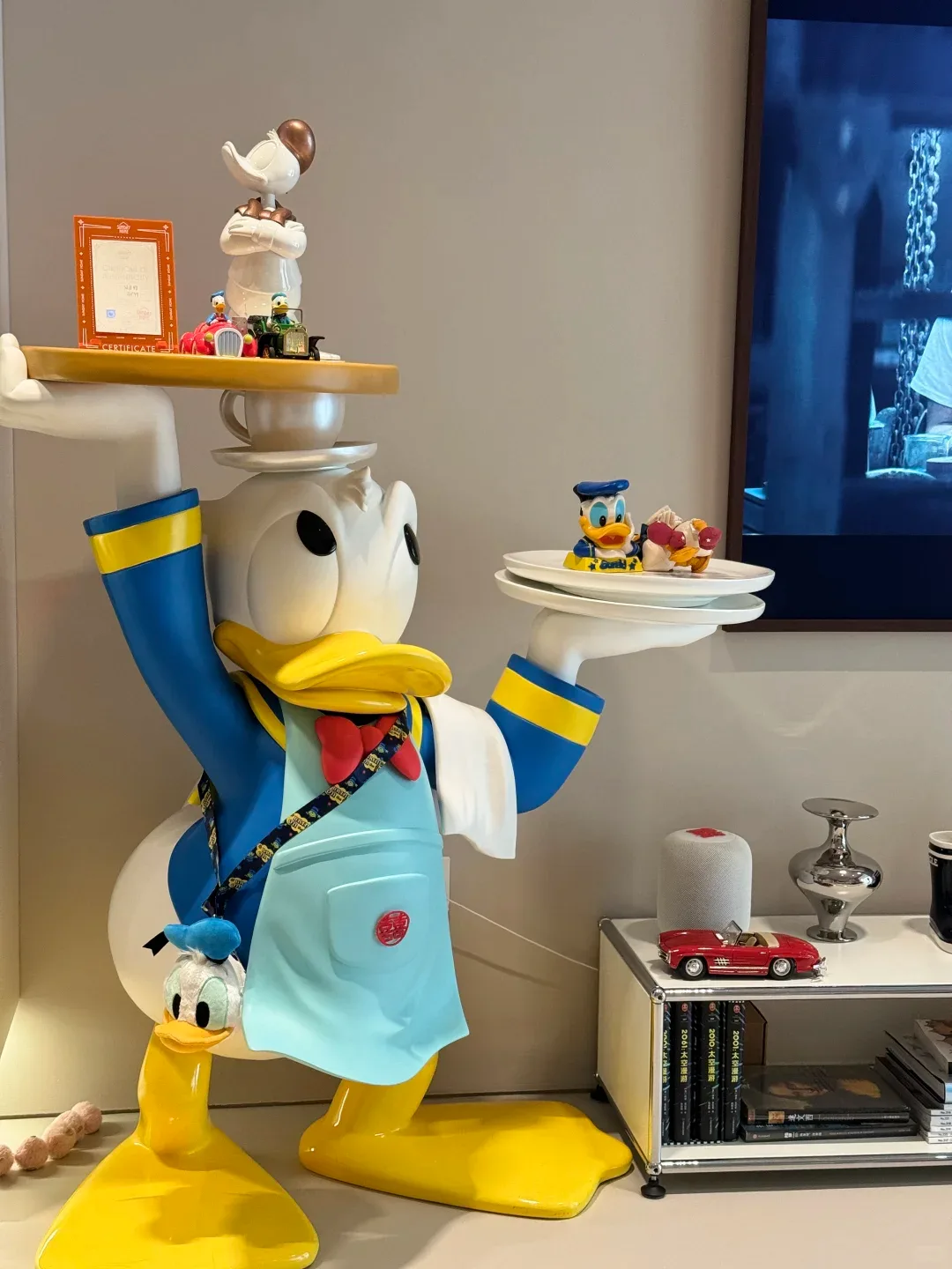 Donald Duck Sculpture Side Table for Display & Decor — view 3