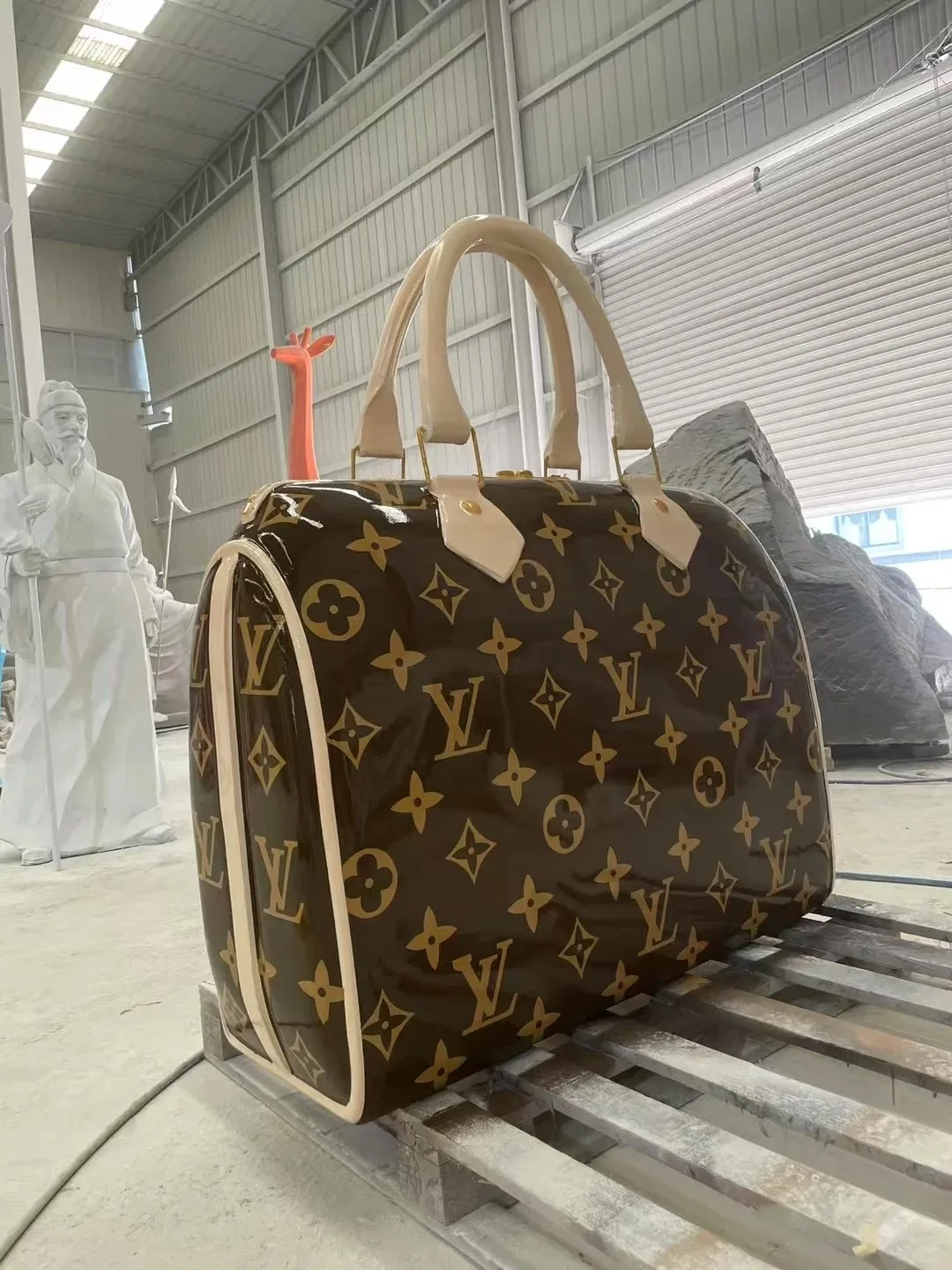 Fashion-Themed Giant Handbag Sculptures — Hot Decor for Retail and Pop-Up Events — view 4