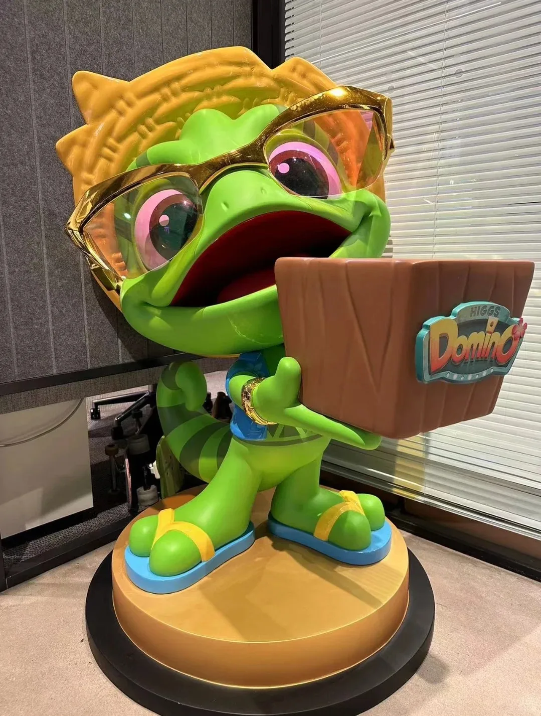 Fiberglass Life-Size Cartoon Mascot Sculptures — Playful Brand Ambassadors for Stores, Parks & Family Attractions — view 2
