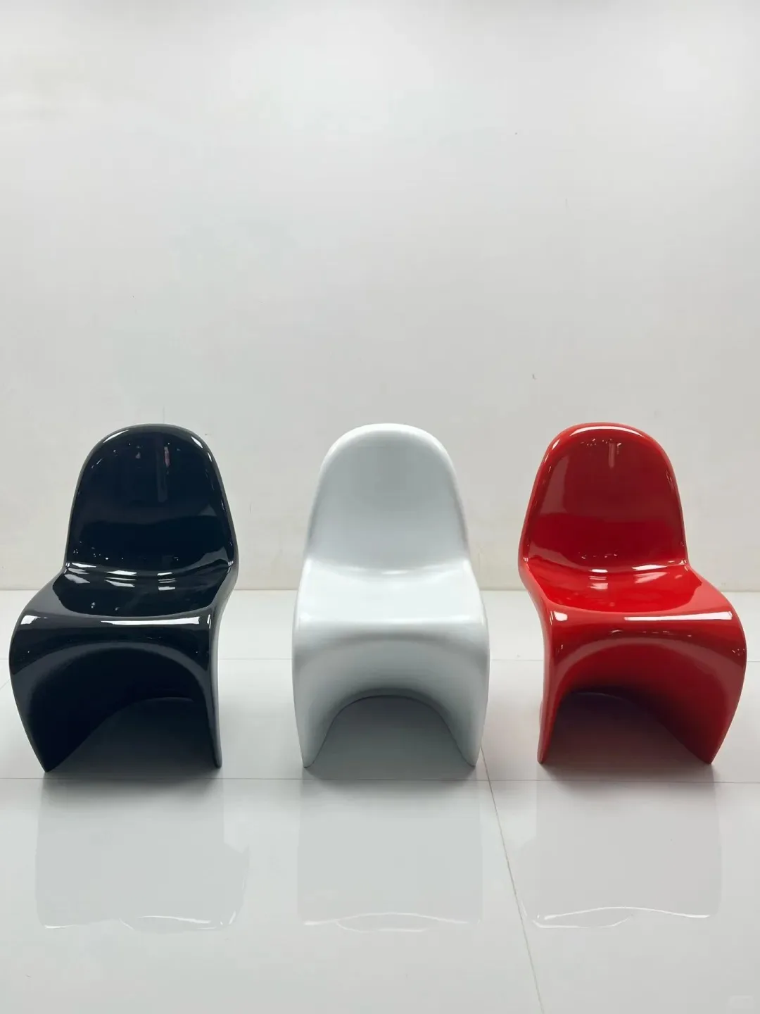 Fiberglass Panton Chair, Modern Molded Chair, Stylish Dining Chair for Indoor or Outdoor — view 2