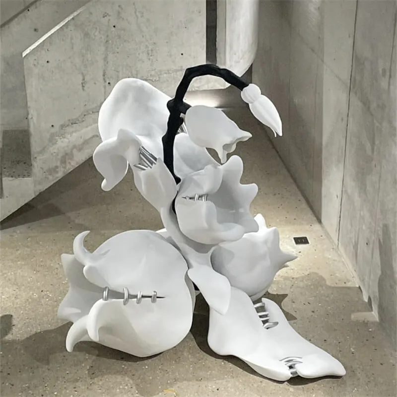 Fiberglass Venus Flytrap Sculpture | Dark Trendy Creative Venus Flytrap for Mall & Exhibition Hall Check‑in Decor — view 2