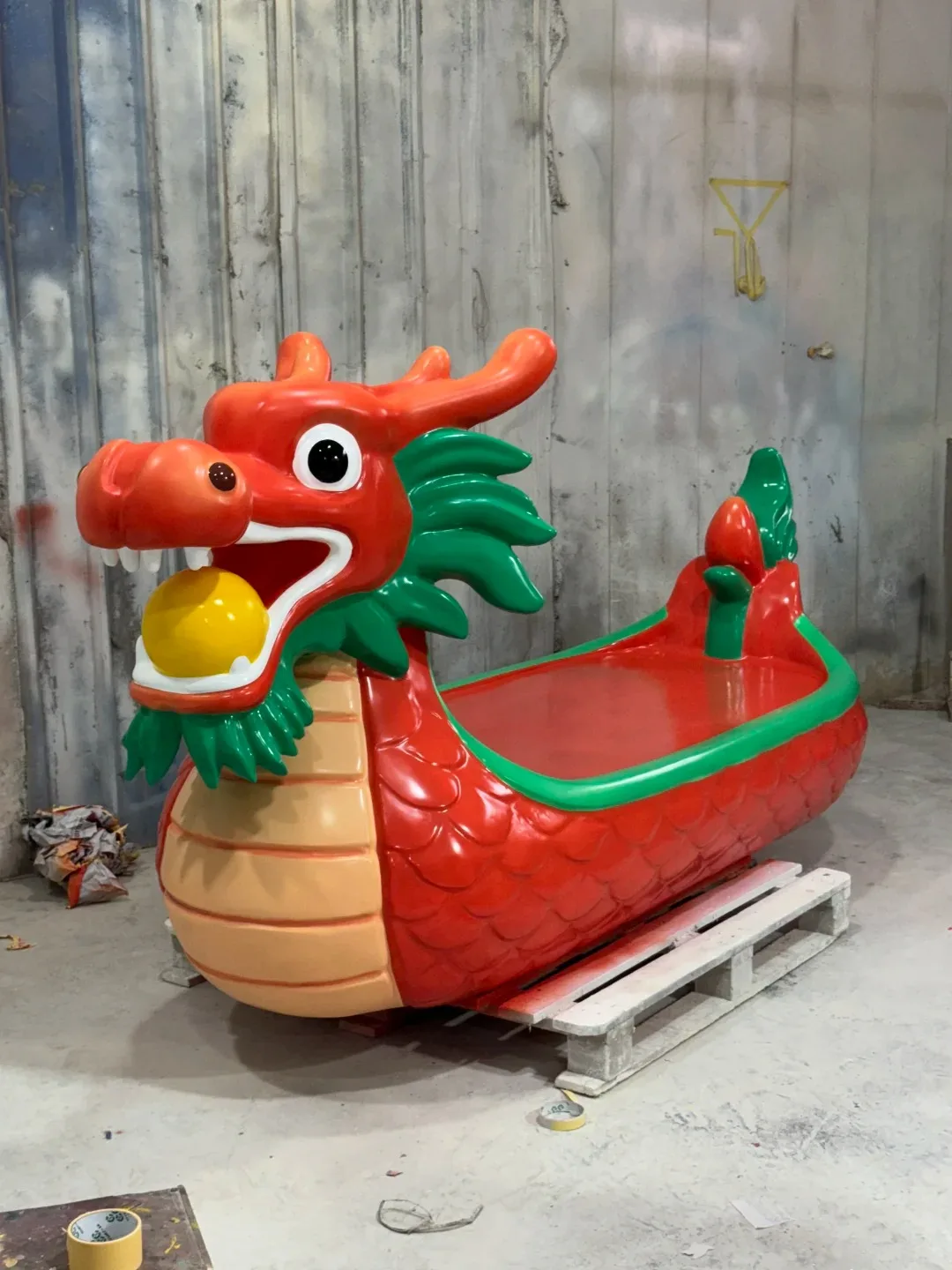 FRP Cartoon Dragon Boat Sculpture for Dragon Boat Festival Scenic Spot Decor