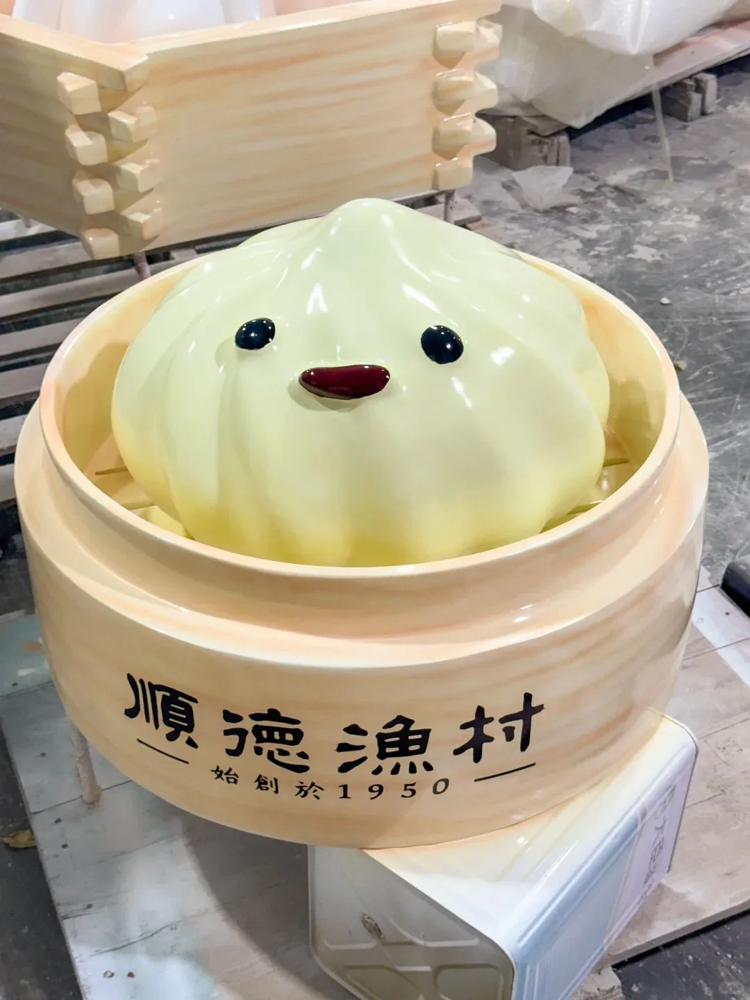 FRP Giant Soup Dumpling & Shrimp Dumpling Sculpture Set for Cantonese Restaurant Window Decor — view 3