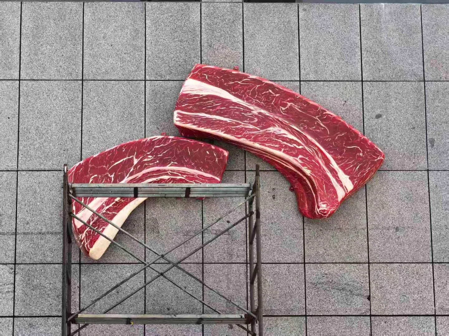 FRP Marbled Beef Steak Sculpture with LED Neon Border for BBQ Restaurant Wall Sign — view 2