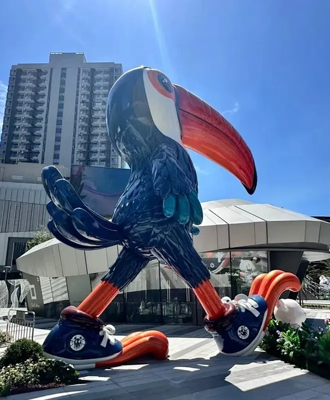 Giant Colorful Toucan Fiberglass Sculpture for Outdoor & Mall Decor — view 4