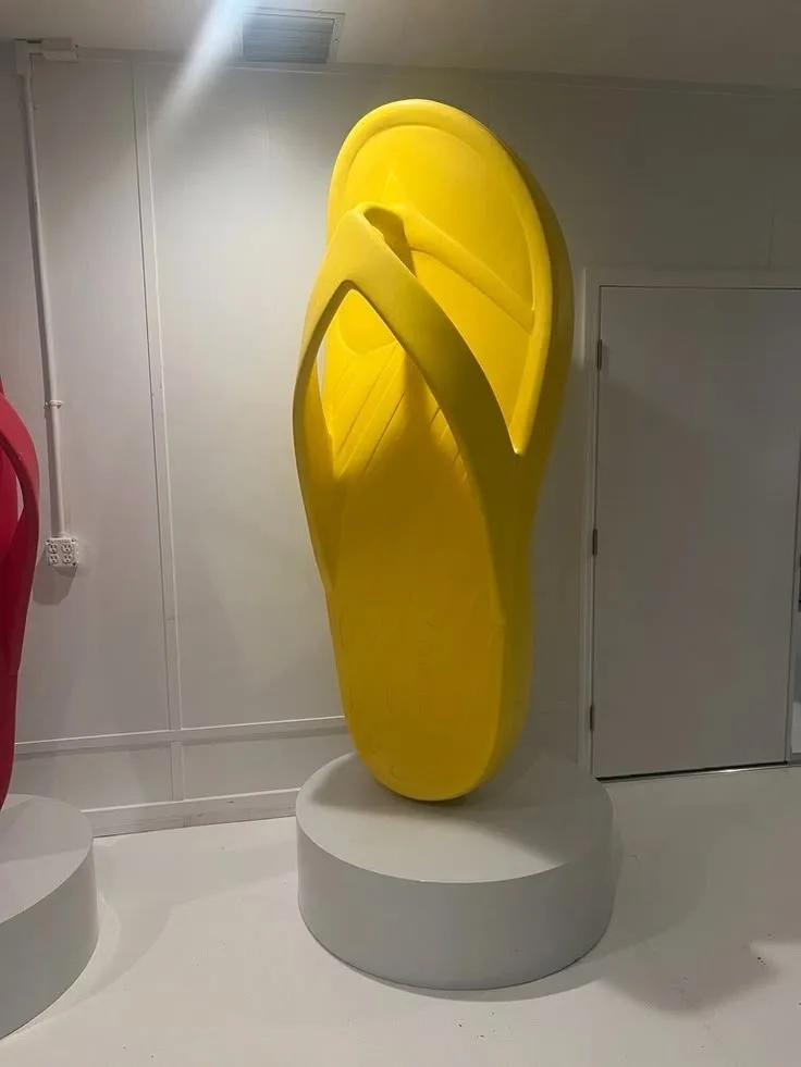 Giant FRP Flip Flop Sculpture for Beach Resort Lobby & Tropical Mall Decor — view 2
