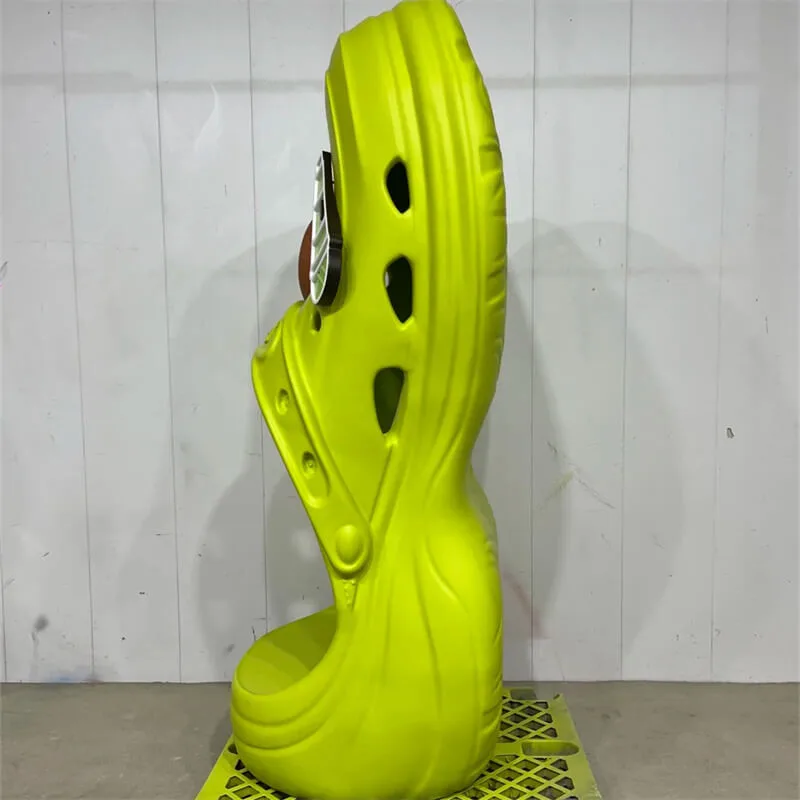 Giant Green Cartoon Crocs Fiberglass Sculpture – Trendy Brand Store Viral Check-In Crocs Sculpture Decorative Display Ornament — view 3