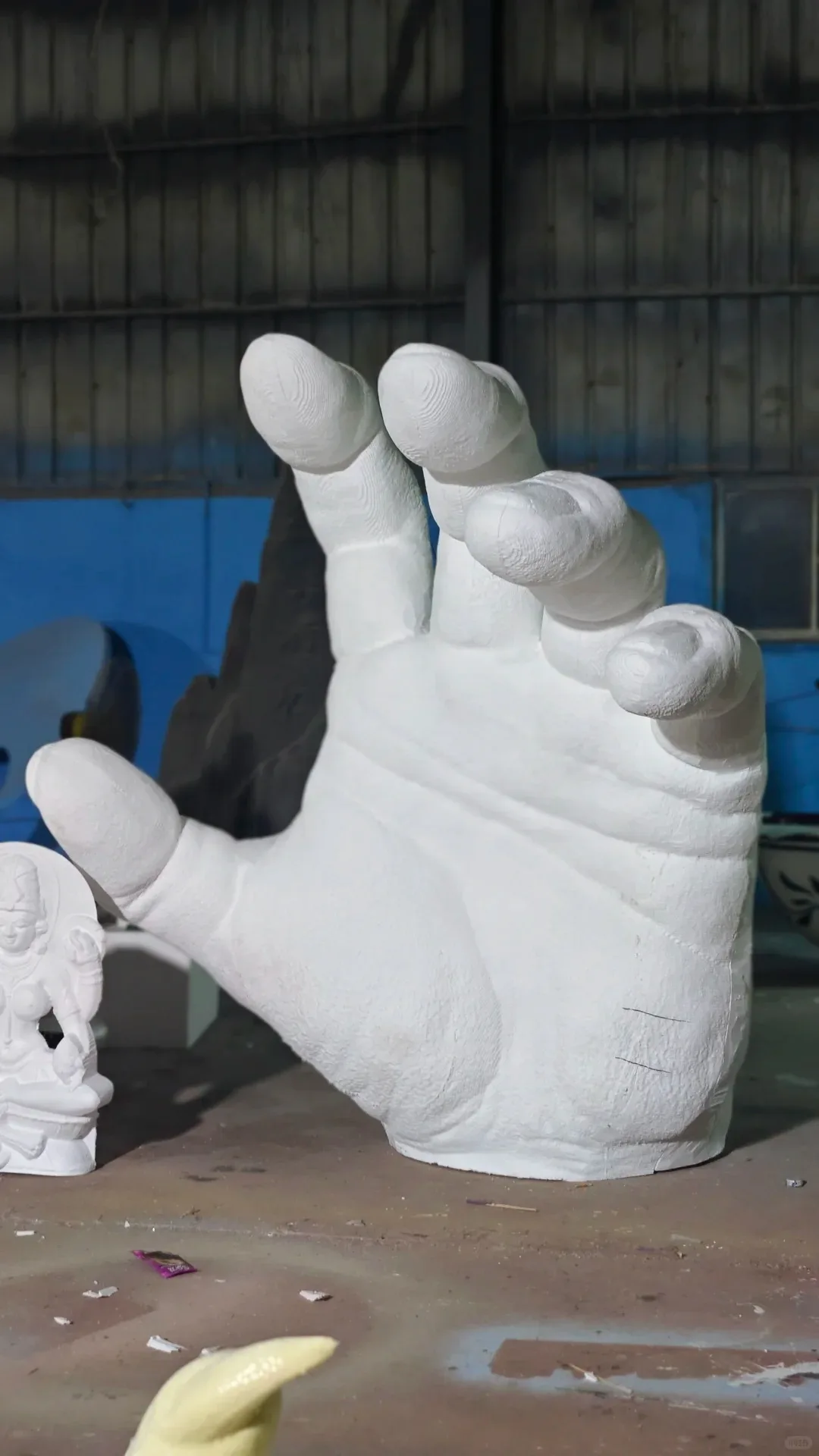 Giant Human Hand FRP Blank White Sculpture for Custom Commercial Art Decor — view 2