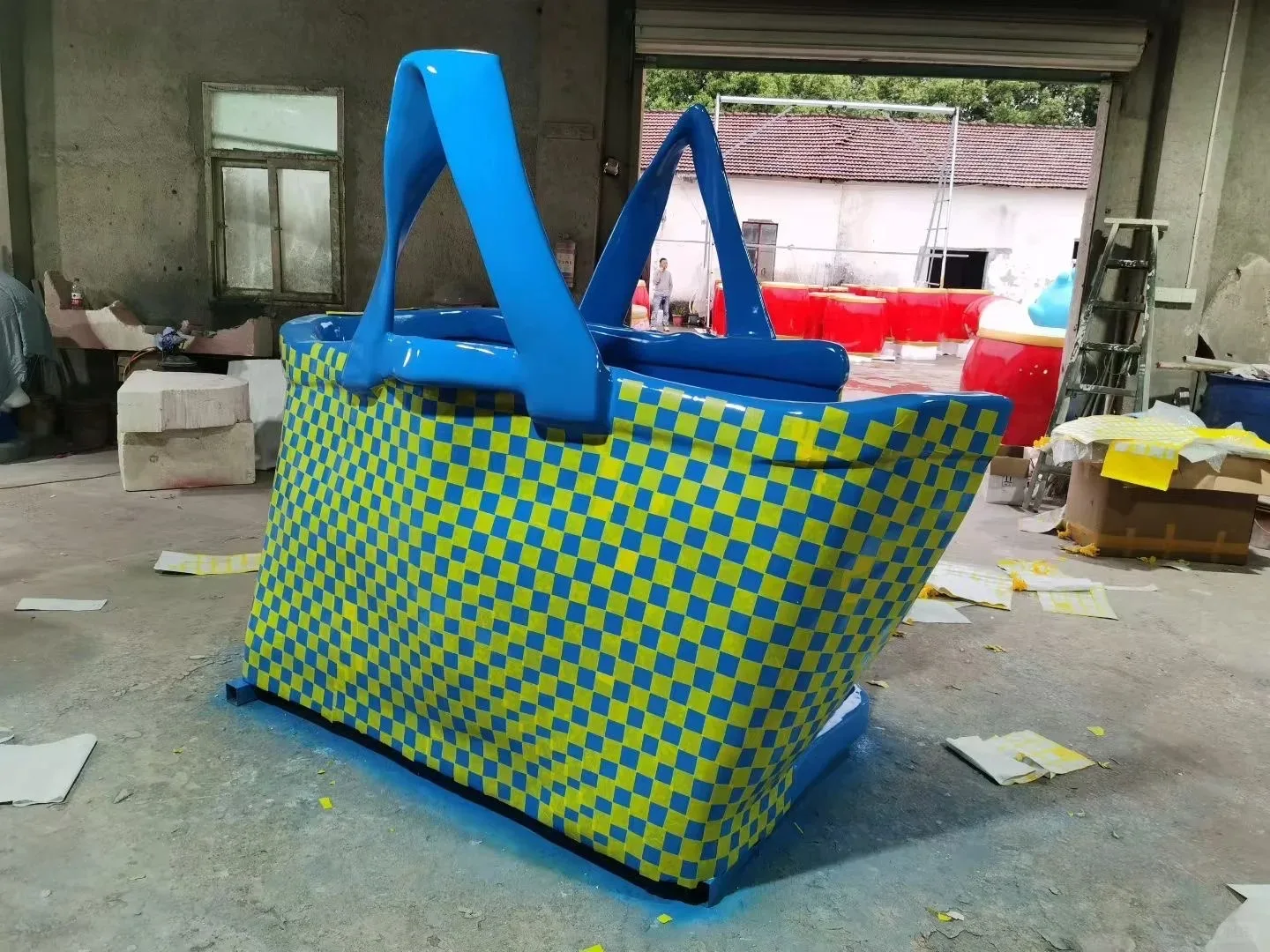 Giant IKEA Frakta Shopping Bag FRP Sculpture for Mall Brand Pop-up Display — view 4