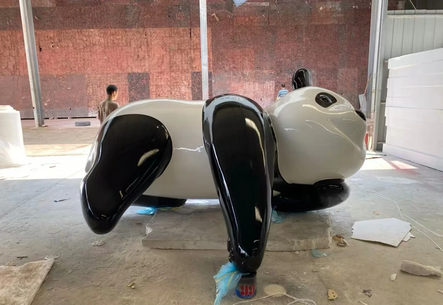 Giant Panda Fiberglass Sculptures: Your Secret to Winning Over Chinese Visitors — view 4