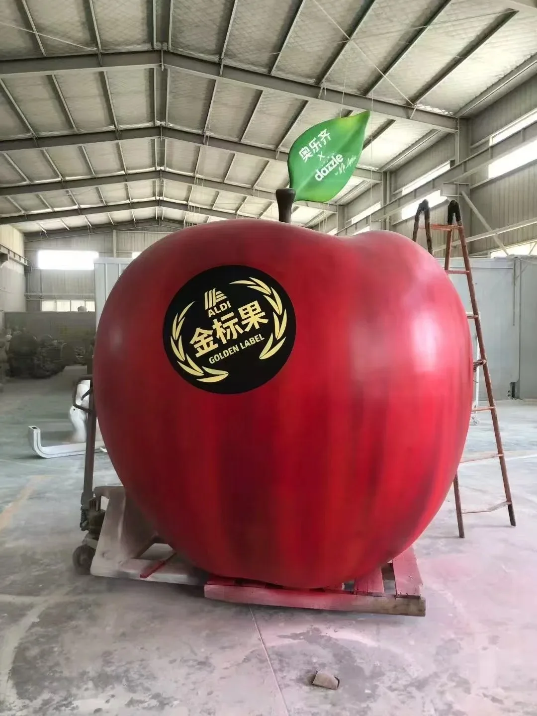 Giant Red Apple FRP Sculpture for Fruit Supermarket Brand Outdoor Promotional Display — view 3