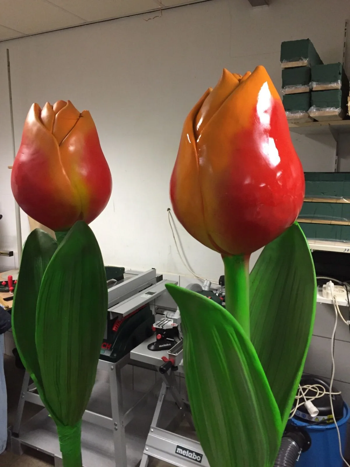 Giant Tulip FRP Sculpture for Outdoor Garden and Park Landscape Decoration — view 2