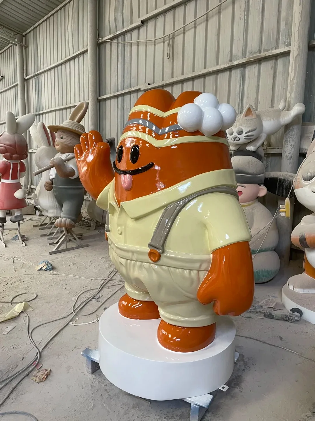 Glossy FRP Cartoon Sausage Statue for Snack Shop Mall Outdoor Decor — view 3