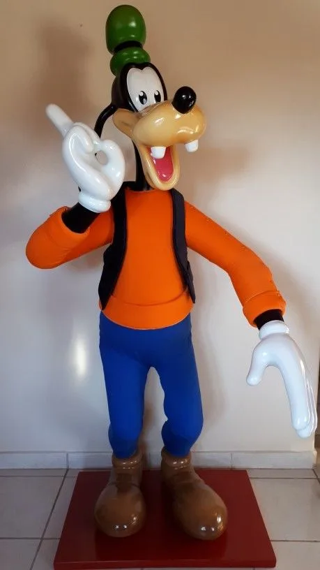Goofy Fiberglass Statue for Disney-Themed Parks & Family Spaces