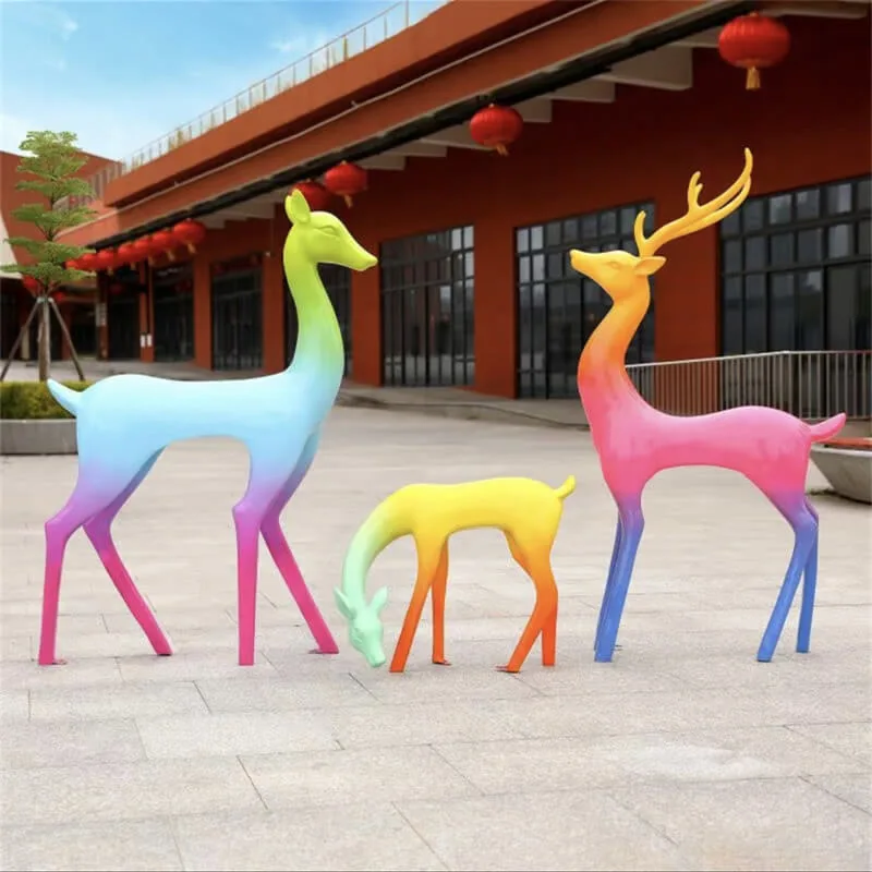 Gradient‑Color Fiberglass Deer Sculpture | Internet‑Famous Landscape Decor for Parks, Malls & Sales Offices — view 3