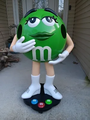 Green M&M Statue Female Candy Character Store Display Props — product detail 1