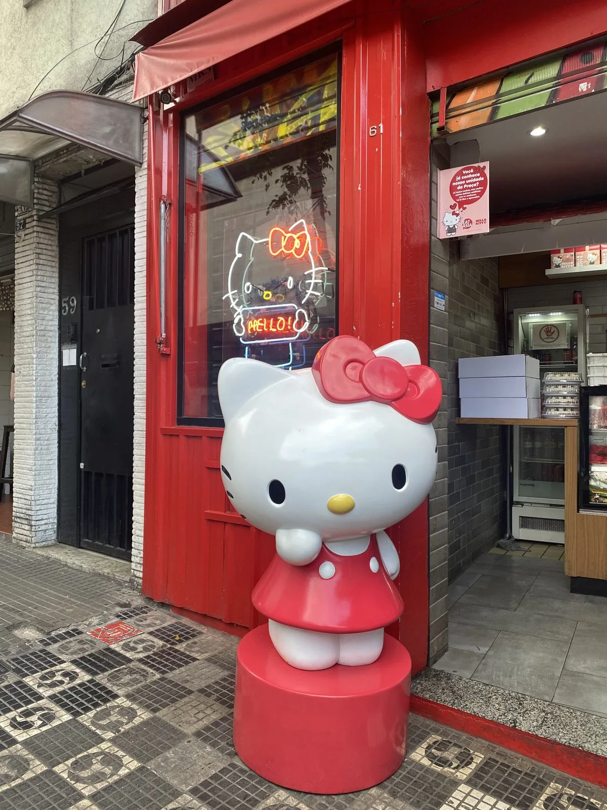 Hello Kitty Fiberglass Statue for Storefront & Cute Themed Decor — view 3