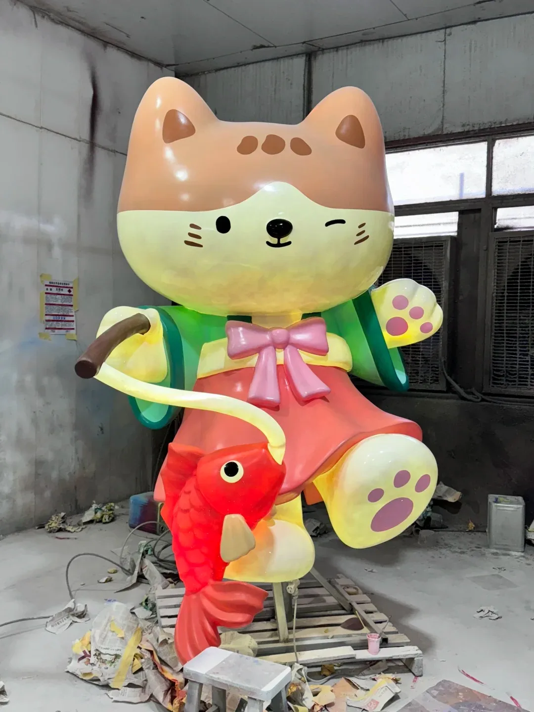 Illuminated FRP Cartoon Lucky Cat Sculpture for Shop Window Garden Check-in Decor — view 3