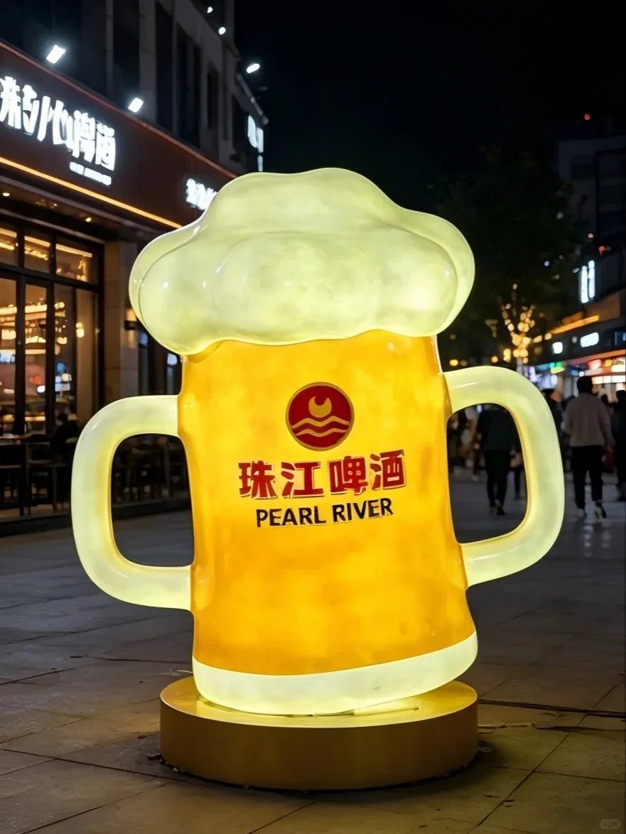 Illuminated FRP Giant Beer Mug Sculpture for Outdoor Brand Promotion — view 3