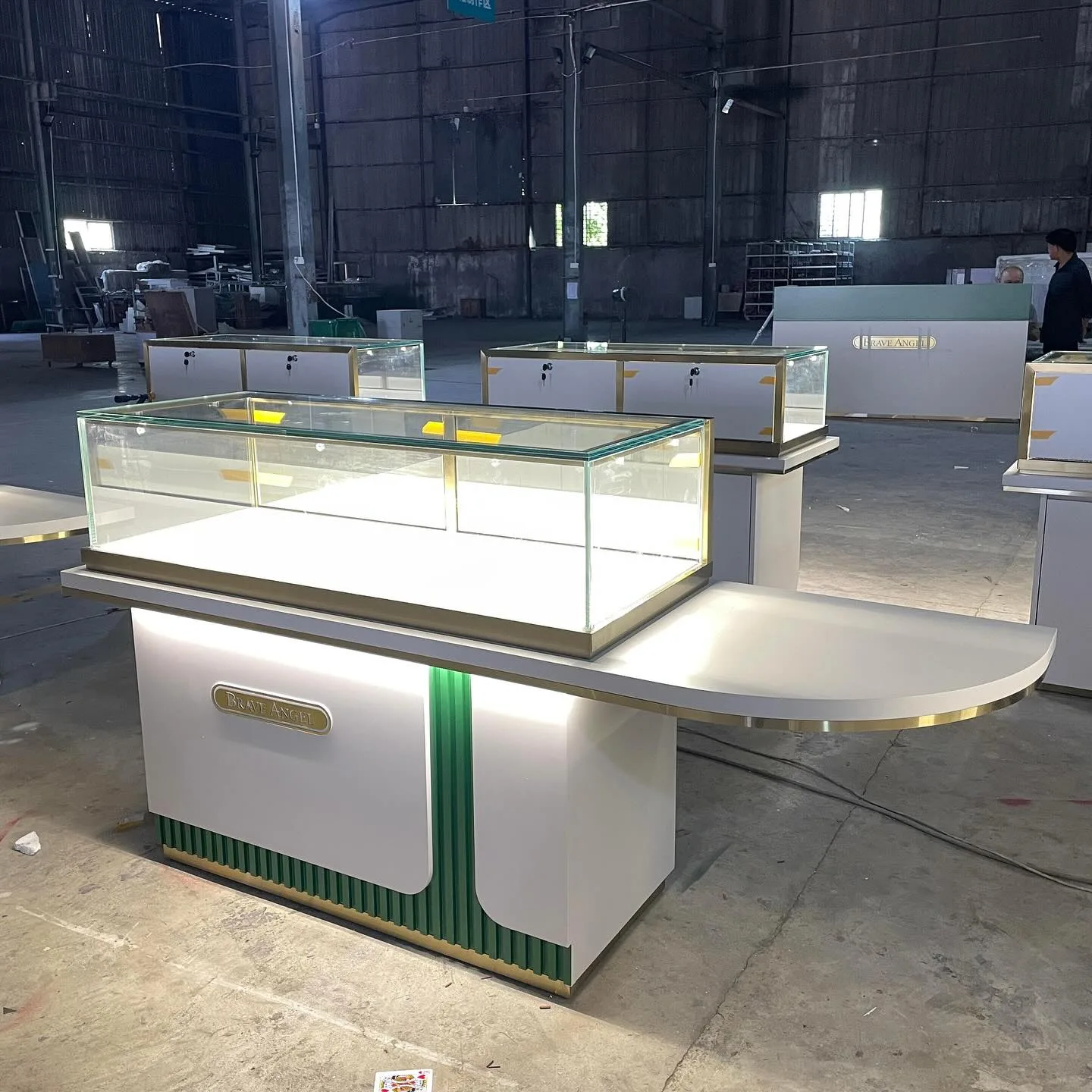 Jewelry Display Counter for Jewelry And Necklace Store — view 3