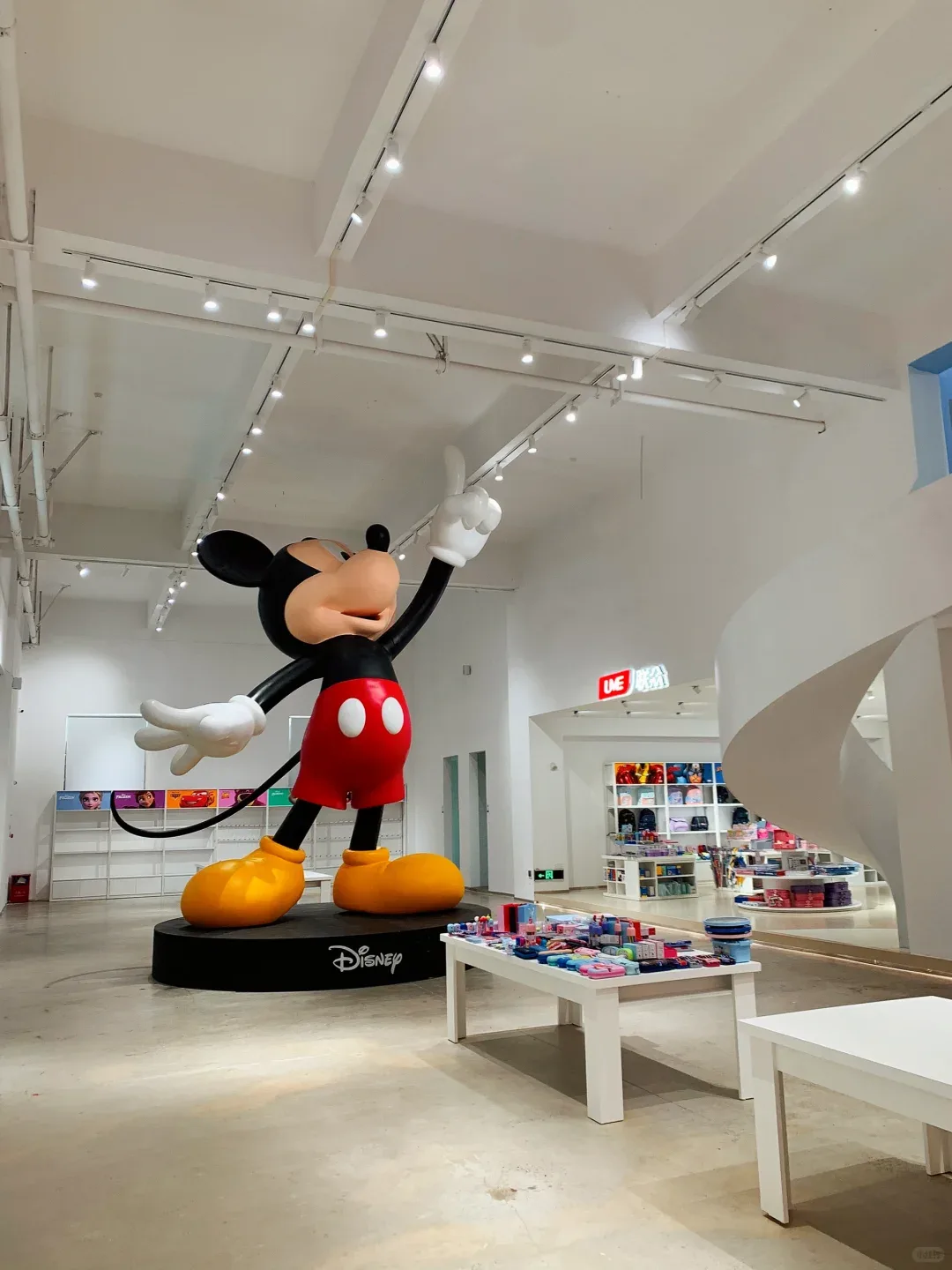 Life Size Mickey Mouse Fiberglass Sculpture Classic Cartoon Character Statue Glossy Colorful Art Display — view 3
