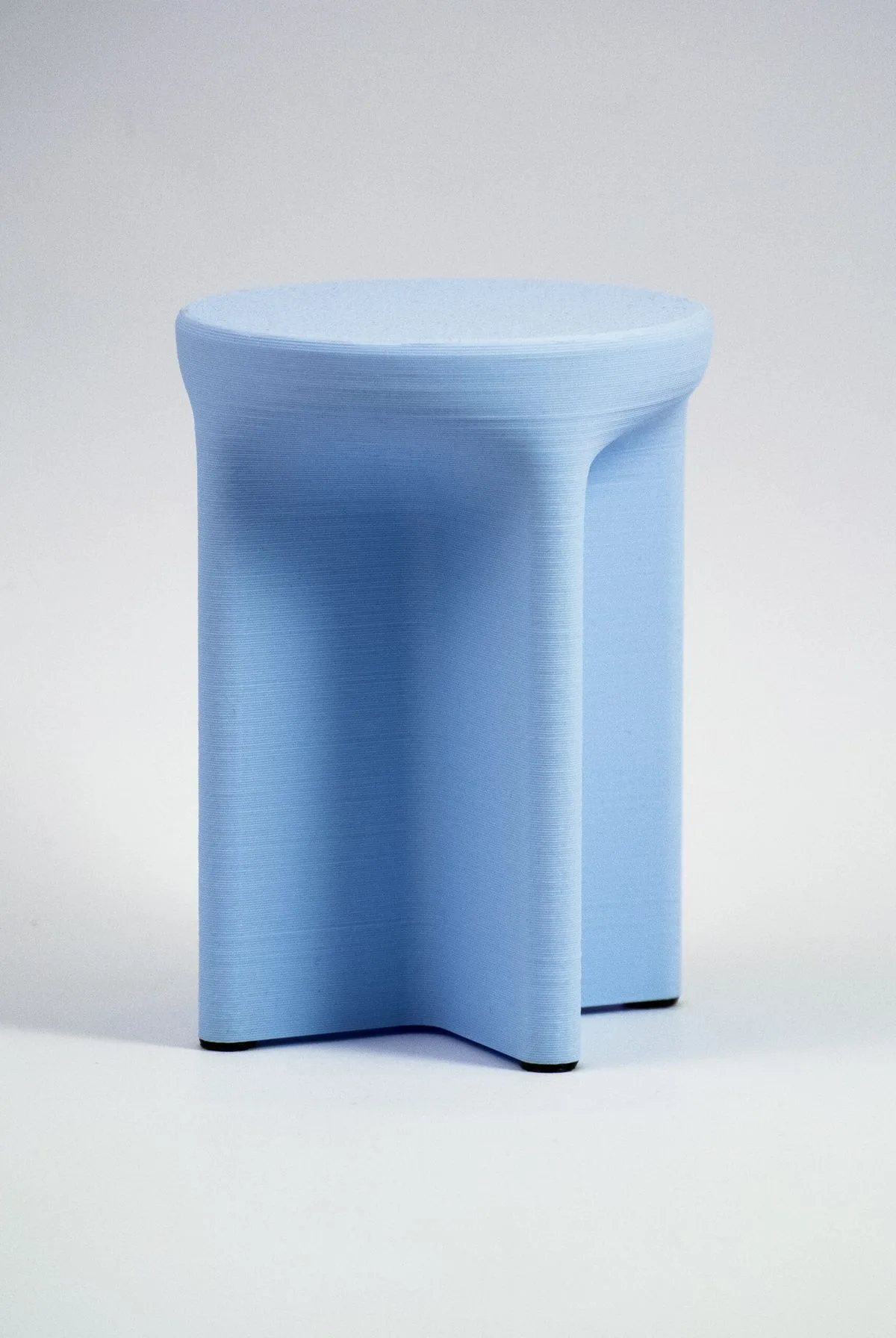 Light Blue FRP Three-Legged Round Stool Sculpture for Home Hotel Minimalist Decor — view 3