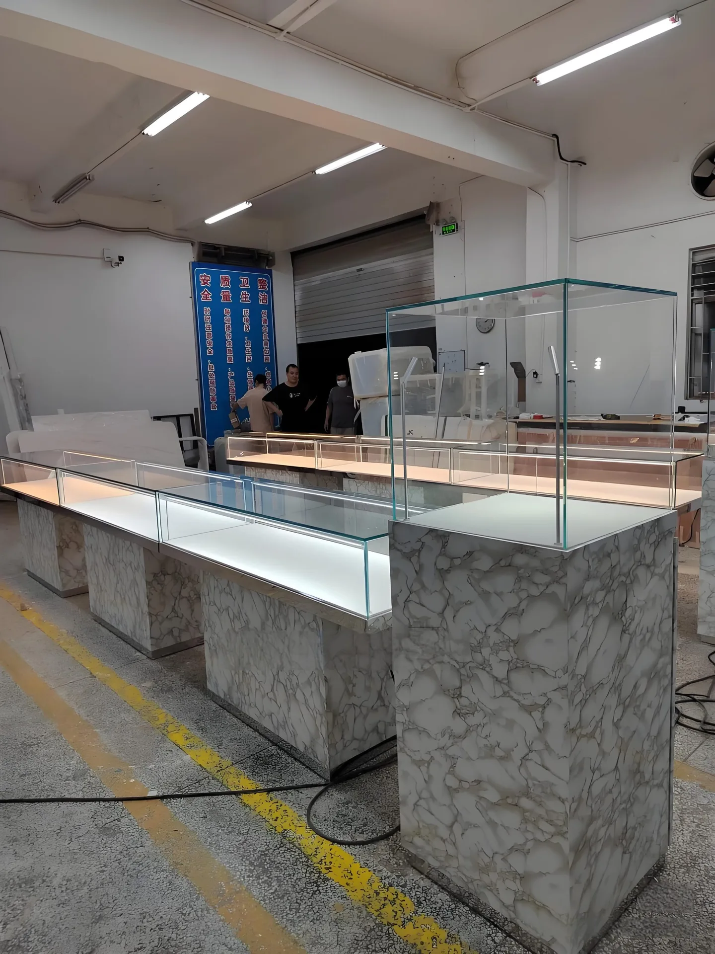 Long Marble‑Effect Base Glass Jewelry Display Counter With Built‑in LED Lighting — view 4