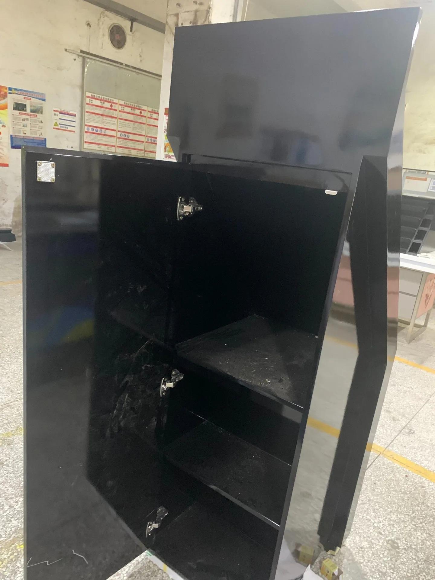 Luxury Black High-Gloss Cosmetic Display Cabinet (Front Display + Back Storage) — view 4