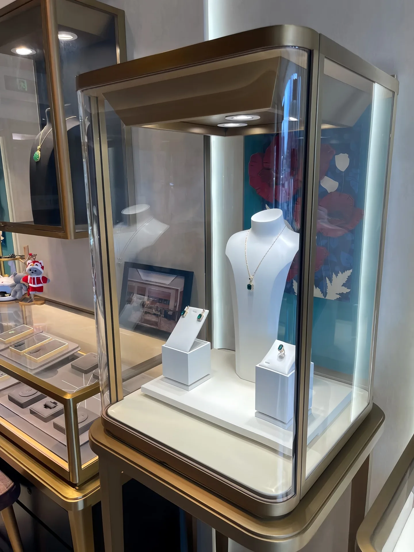 Luxury Champagne Gold Stainless Steel Jewelry Store Display Cases Full Set | Tower Vitrine, Wall‑Mounted Showcase & Service Counter — view 3