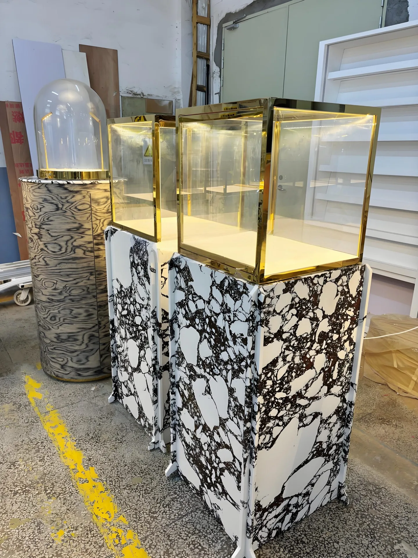 Luxury Marble Base Display Showcase – Gold Trimmed Glass Dome Cabinet with Built-in Warm LED Lighting — view 4