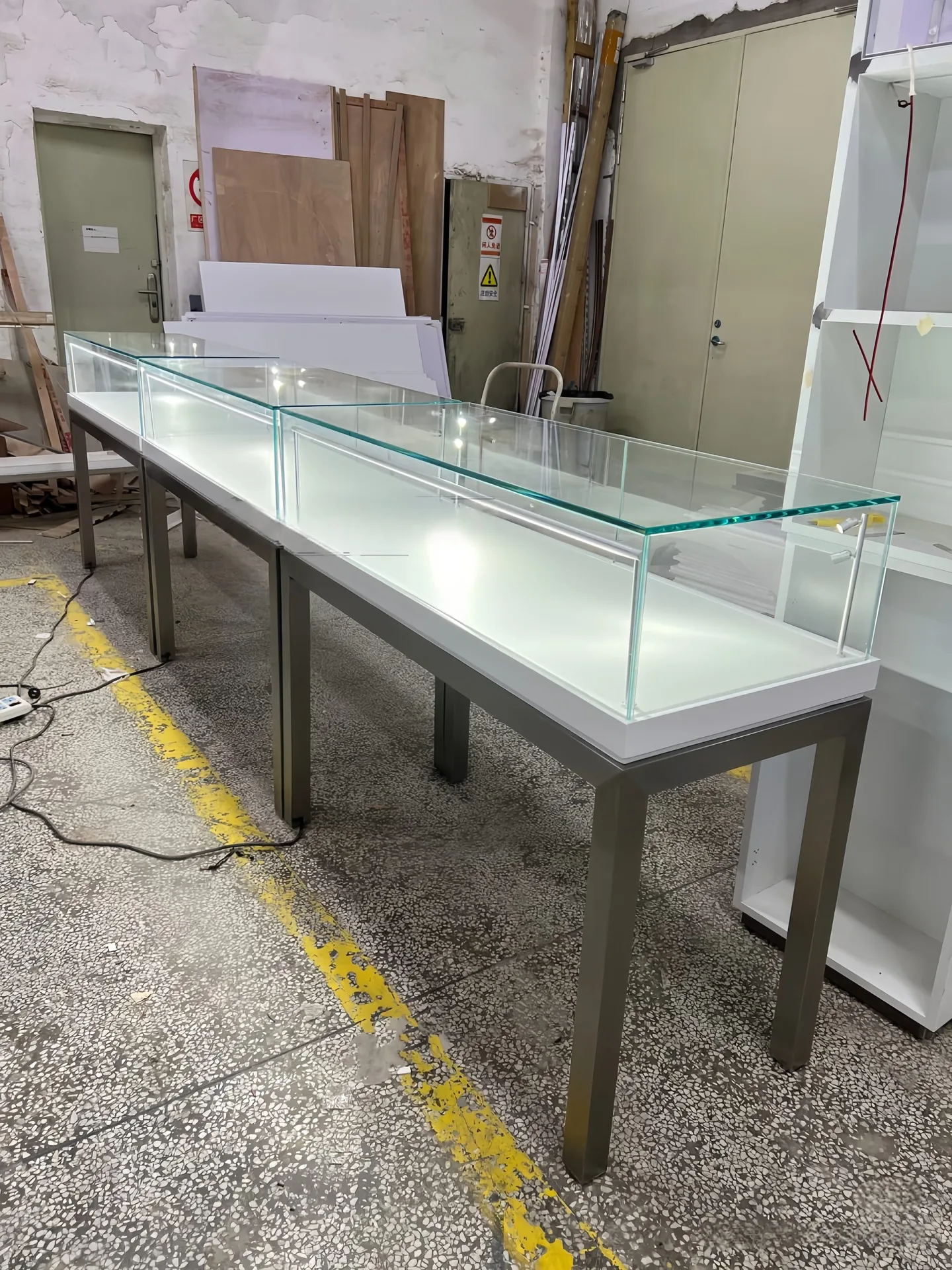Modern Pull‑Out Drawer Jewelry Display Counter | Glass Retail Showcase — view 3