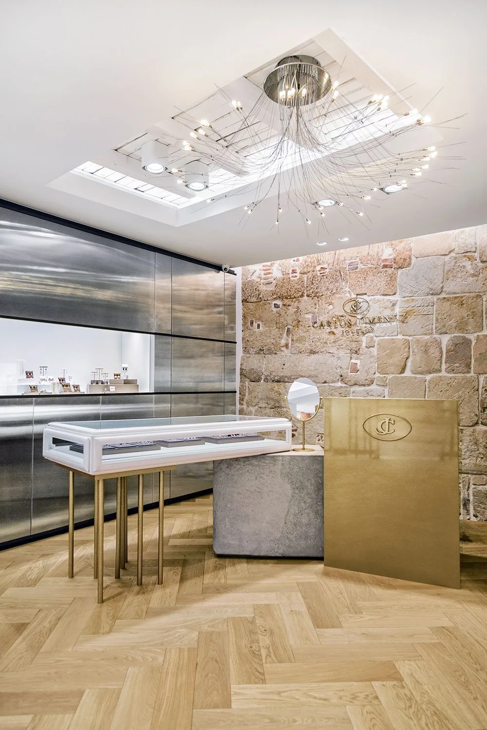 Modern White Gold Jewelry Display Counter, High‑End Jewellery Shop Interior Design — view 2
